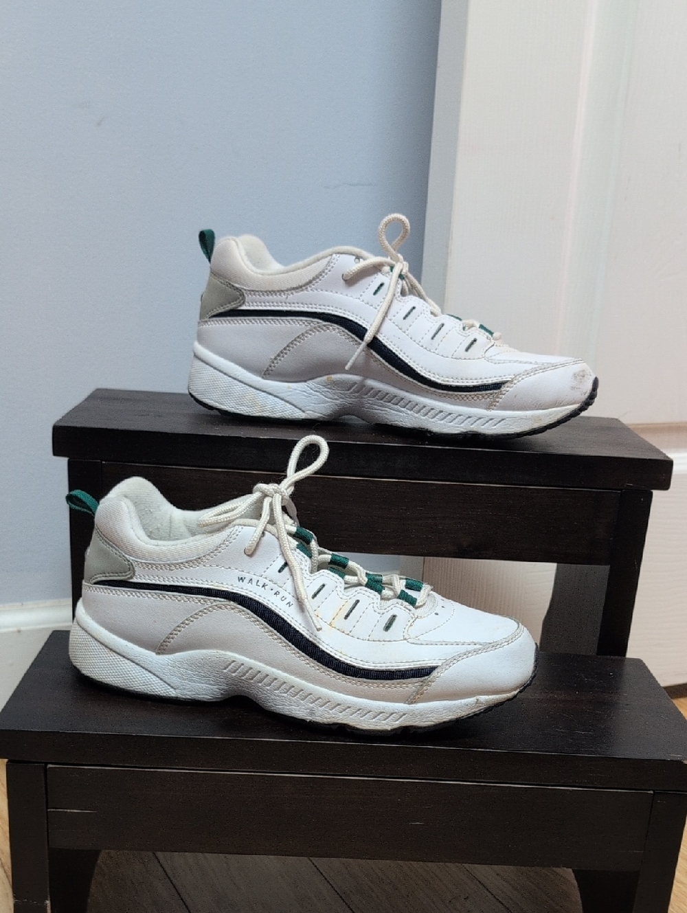 Easy Spirit Romy White Sneakers Green/Blue Accents Size 8M